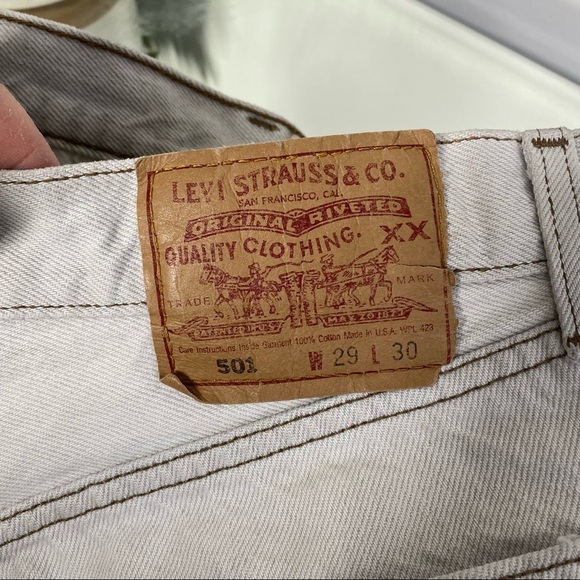 Levi’s 501 Original Denim Distressed Light Wash Jean Short Size 29 - Picture 4 of 4